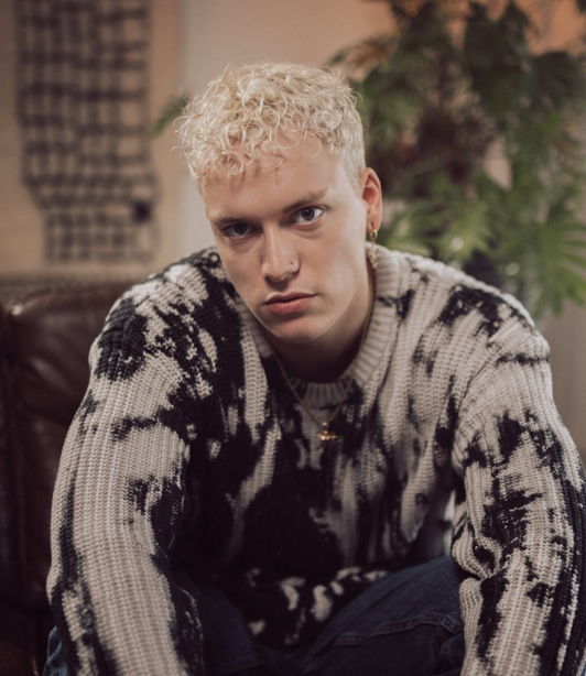 Portrait Simon Leander Raschen Portrait Simon Leander Raschen