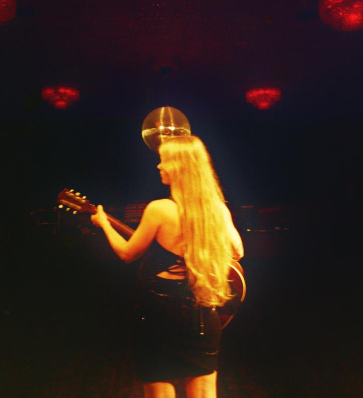 Portrait Alice Phoebe Lou Portrait Alice Phoebe Lou