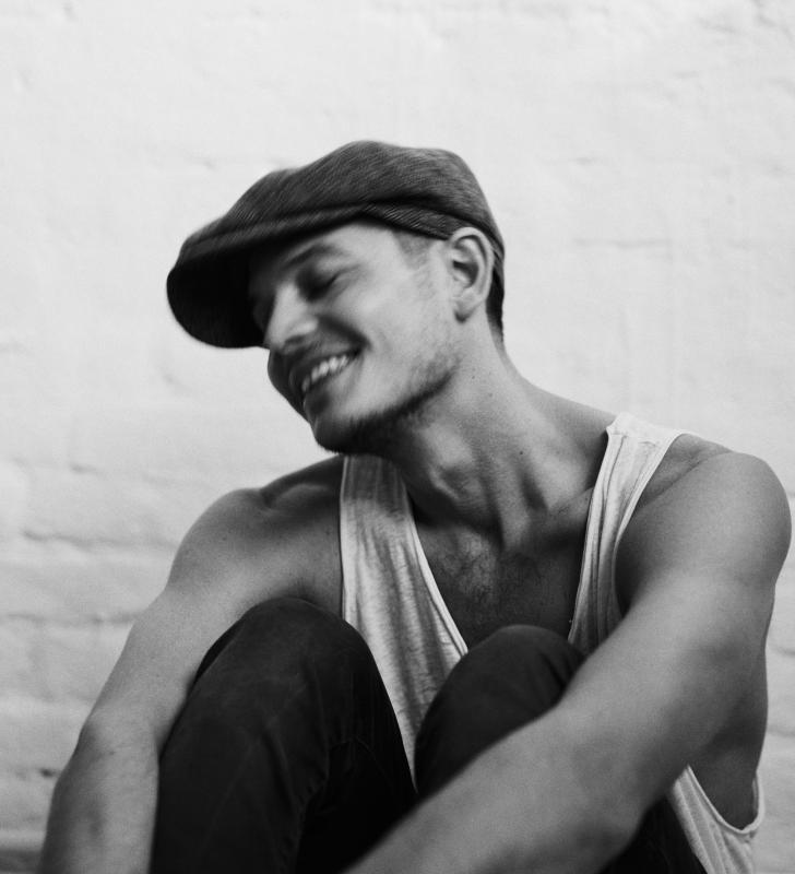 Portrait GOODWIN (The Slow Show Frontman) Featuring Lambert