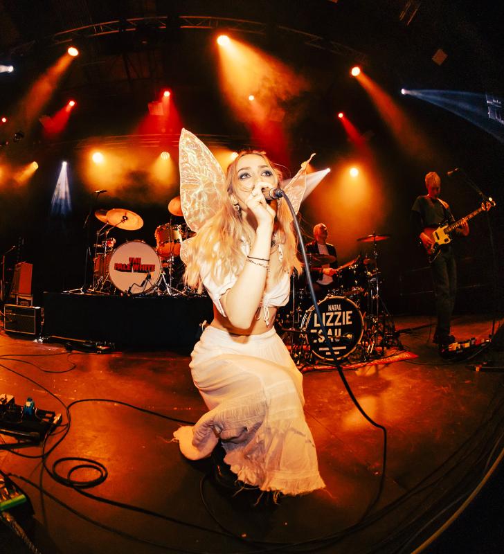 Portrait Lizzie Esau