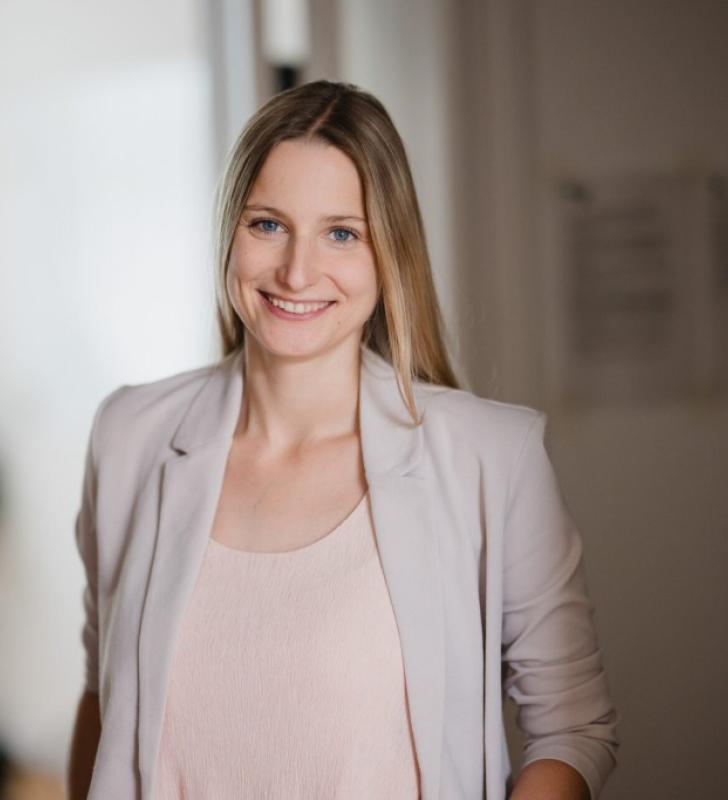 Portrait Josephine Ballon