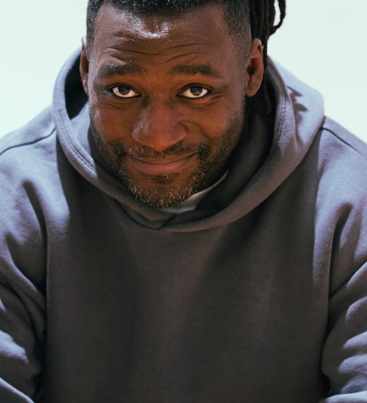 Portrait Stève Hiobi | @deinbrudersteve