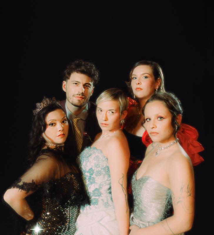 Portrait REMOTE BONDAGE