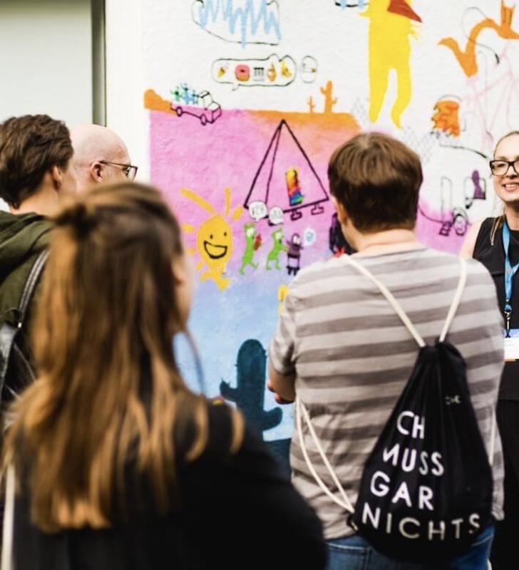 Gallery Hopping © Lena Meyer