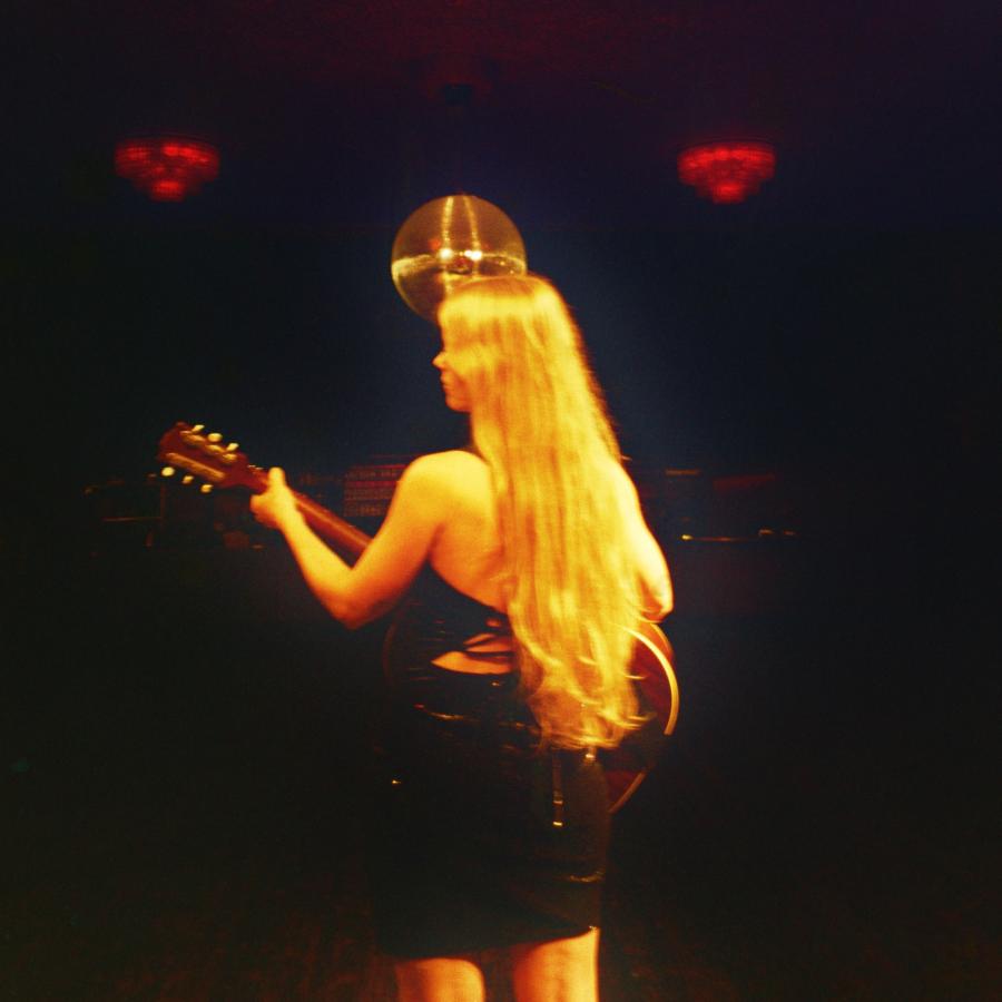 Portrait Alice Phoebe Lou