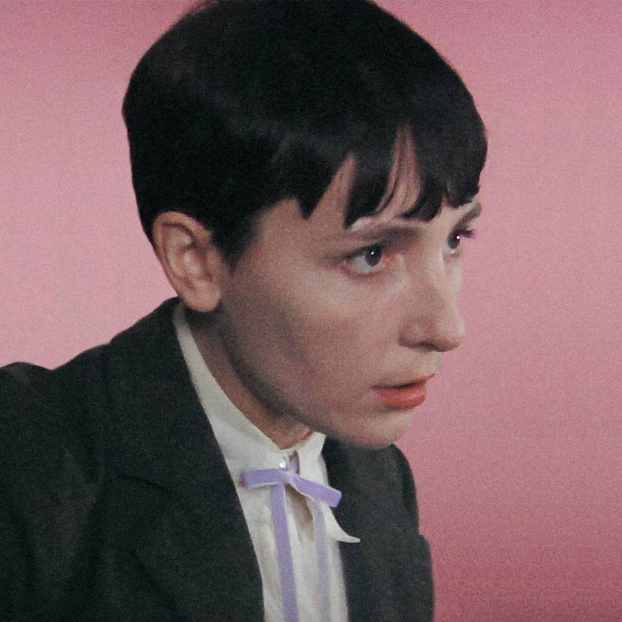 Portrait Flora Hibberd