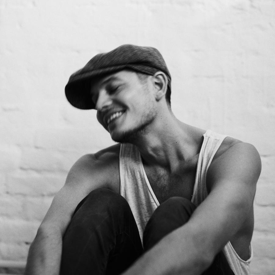 Portrait GOODWIN (The Slow Show Frontman) Featuring Lambert