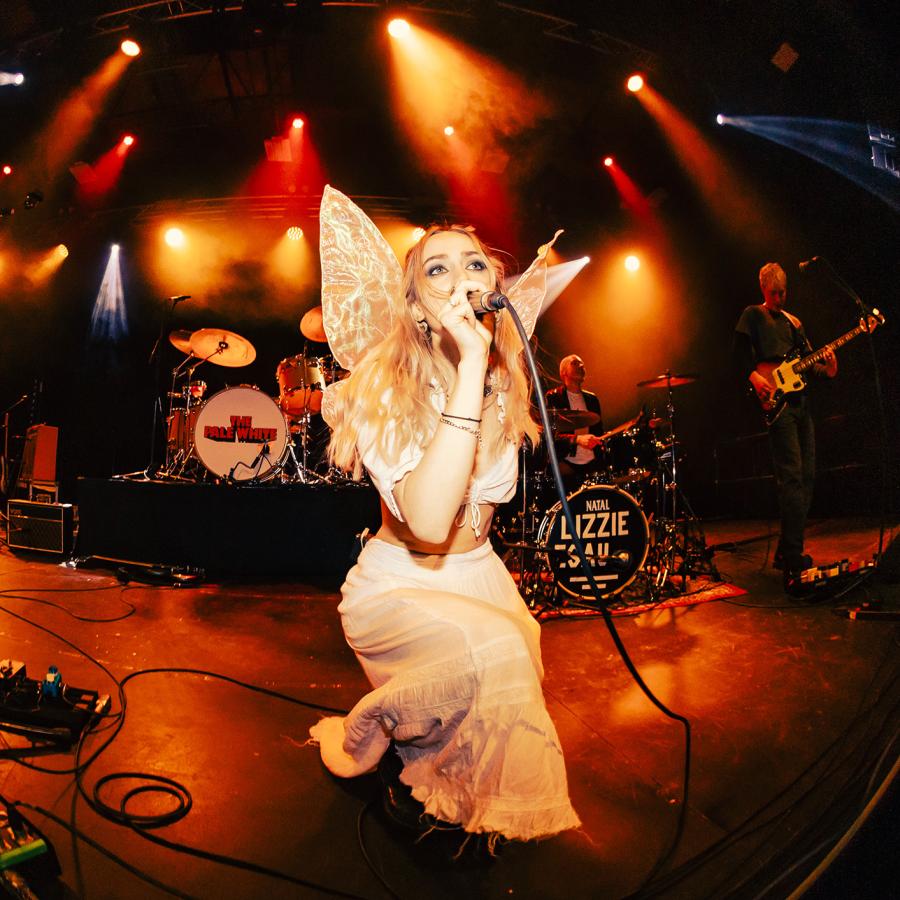 Portrait Lizzie Esau