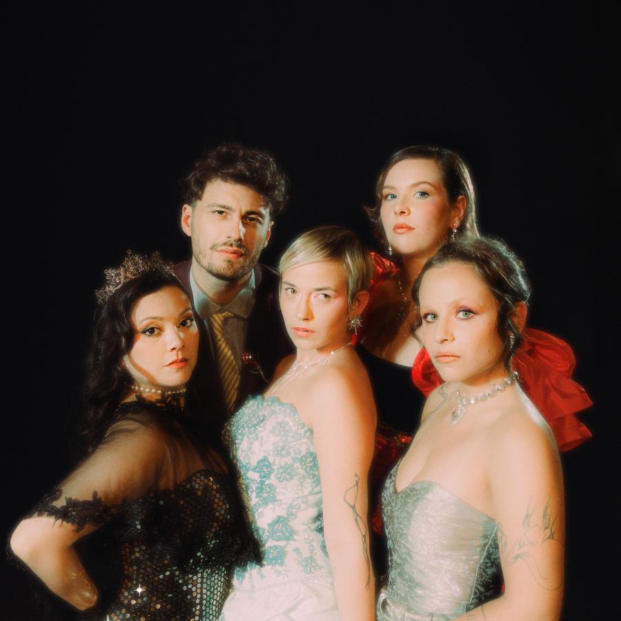 Portrait REMOTE BONDAGE