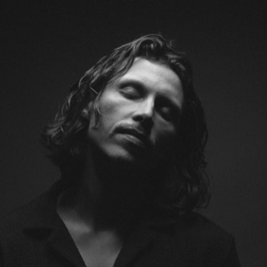 Portrait Josh Savage