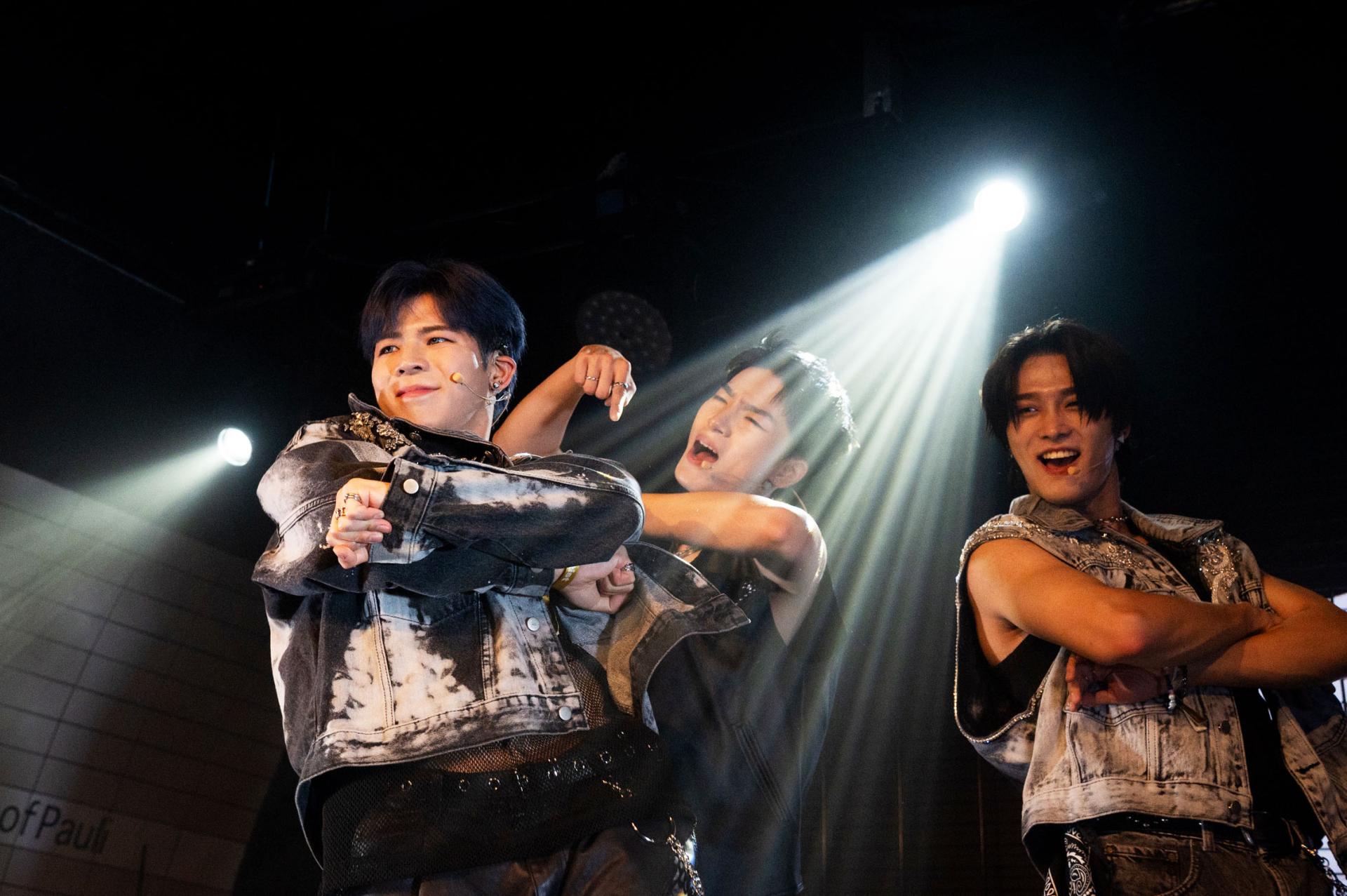 Big Ocean im Bahnhof Pauli