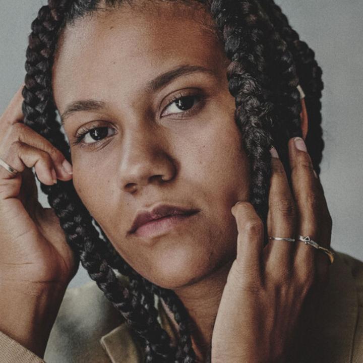 Portrait Ami Warning